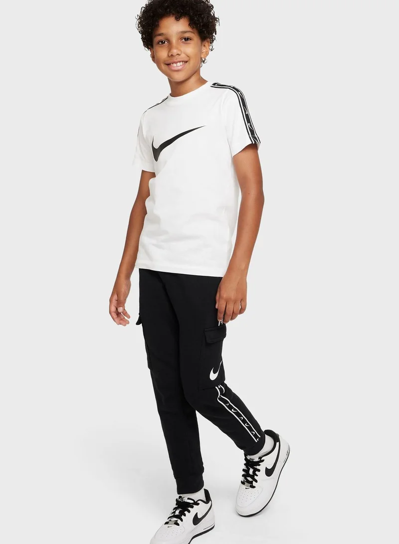 Nike Youth Nsw Repeat Swoosh T-Shirt