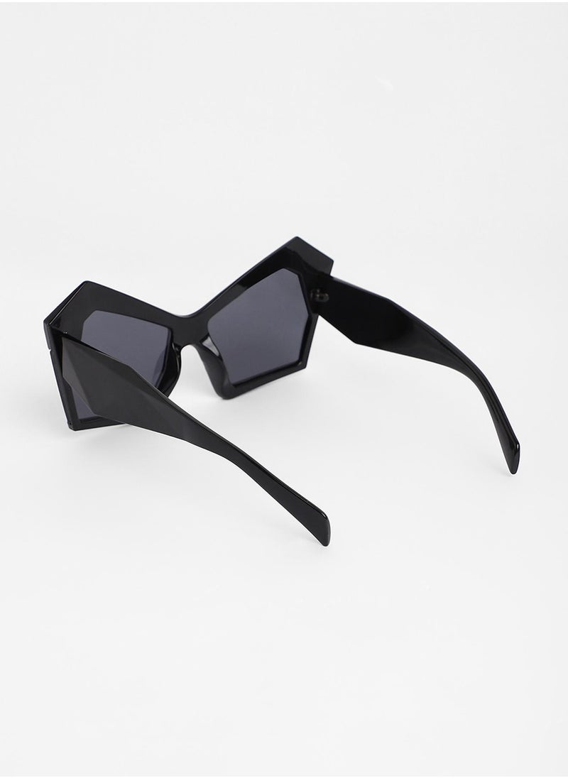 The Blade Geometric Sunglasses - Onyx Black - pzsku/Z1C3E8B6AE18FE31E7959Z/45/_/1741337000/c0c870a4-f6bd-49c6-af6b-a5a94574baf6