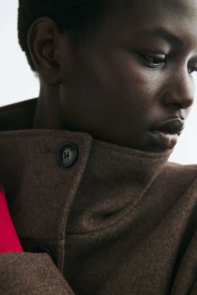 Short funnel-collar jacket