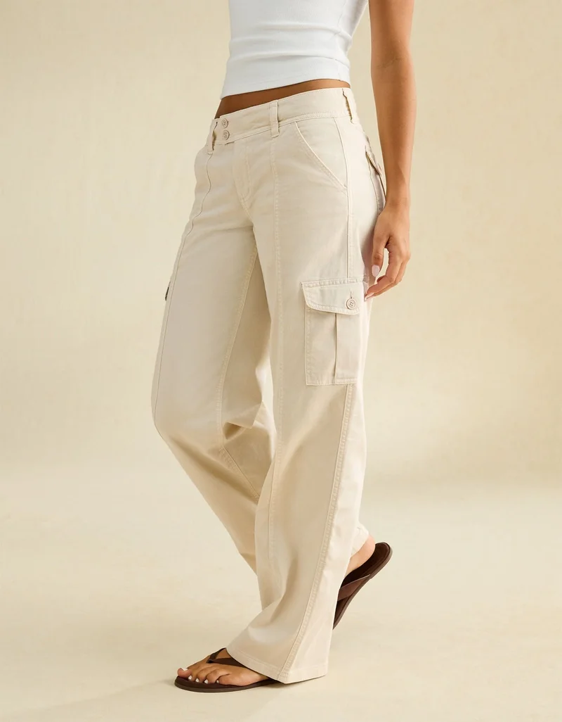 American Eagle  AE Low-Rise Cargo Stovepipe Pant for Women | Best Price UAE