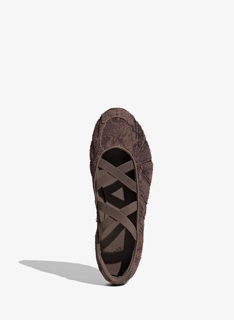 Adidas Originals EARSTR/EARSTR/GUM5 Ghost Sprint Ballet for Women | Best Price UAE