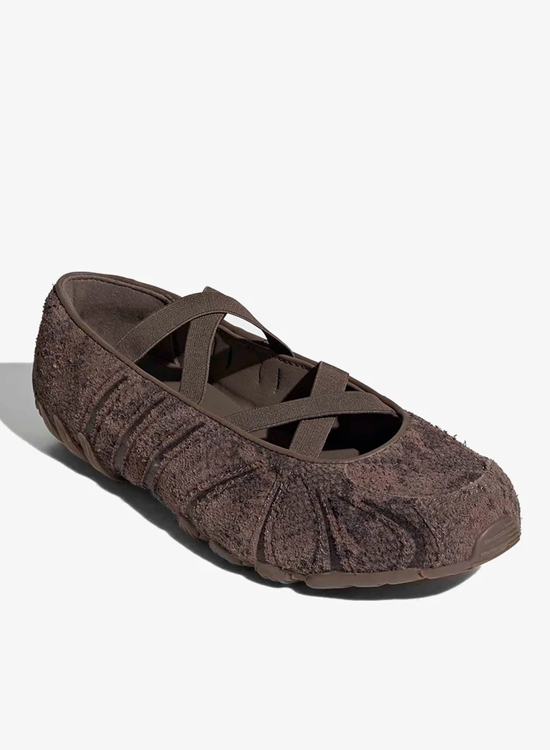 Adidas Originals EARSTR/EARSTR/GUM5 Ghost Sprint Ballet for Women | Best Price UAE