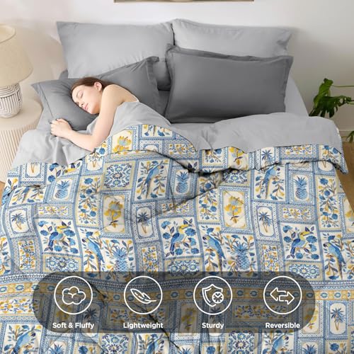 VAS COLLECTIONS 220 GSM Microfiber Reversible AC Comforter |Quit | Blanket | Duvets for King Size Double Bed 180Tc (230X250 cm, Tealish Blue and Yellow) - Image 2