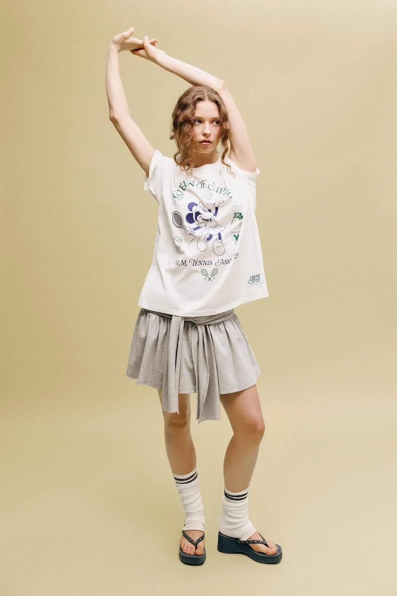 ديفاكتو Mickey &amp; Minnie Licensed Crew Neck Printed Short Sleeve Oversize T-Shirt