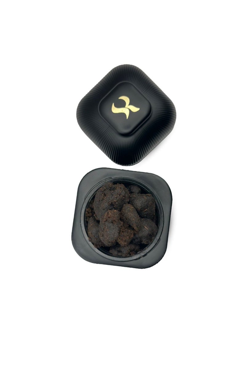 Bakhoor Oud Alsandal: Elevate your sense with the luxurious Oud Sandal incense , a harmonious blend of authentic Oud and soft Musk, complemented by the warmth of sandalwood and depth of oriental essential oils. A long-lasting , sophisticated fragrance that brings exceptional elegance and tranquility to your space.
