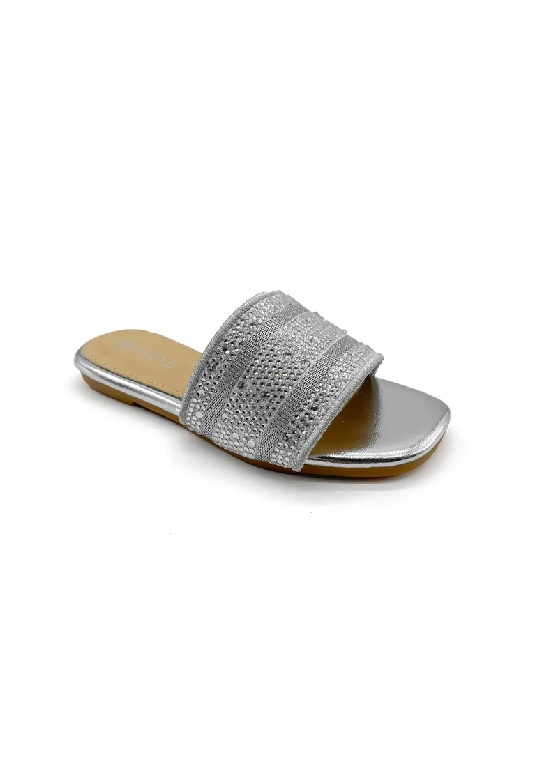 كيوبل Girls slide sandals with textured band