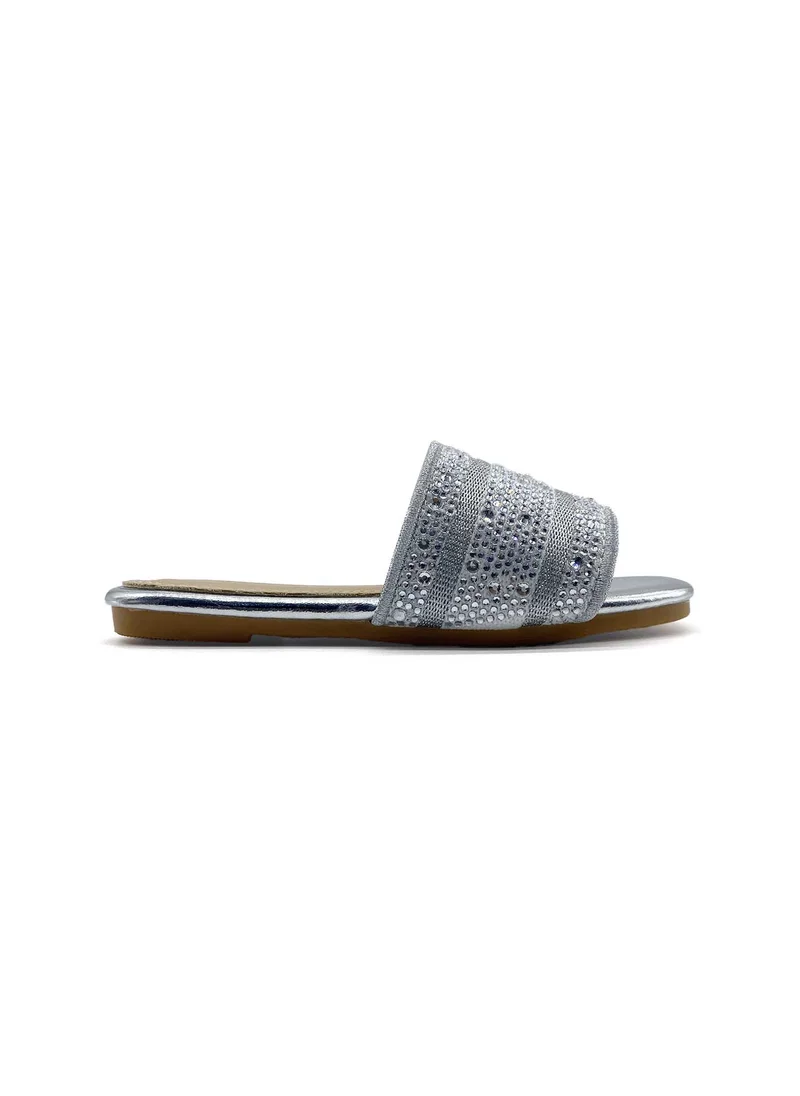 كيوبل Girls slide sandals with textured band