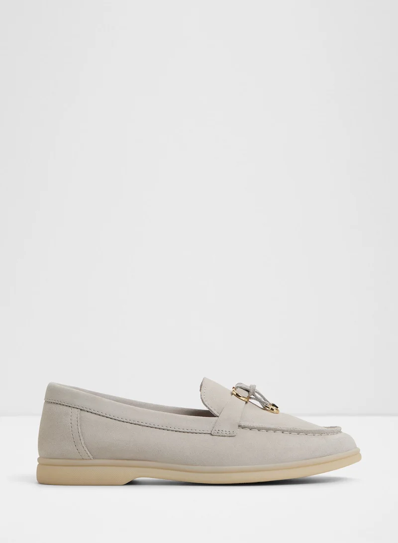 الدو CrerasIn Loafers