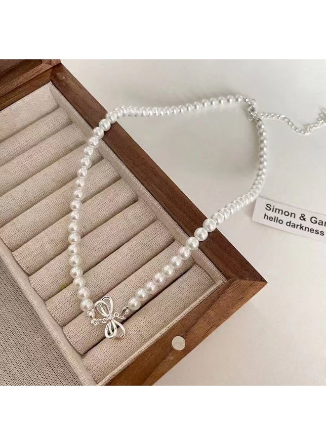 NIBEMINENT Gentle Butterfly Pearl Necklace - Chic and Unique Luxe Design Collarbones Chain