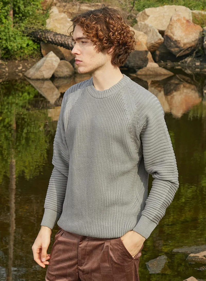 كامبوس سوترا Men's Sage Green Self-Raglan Knit Pullover Sweater