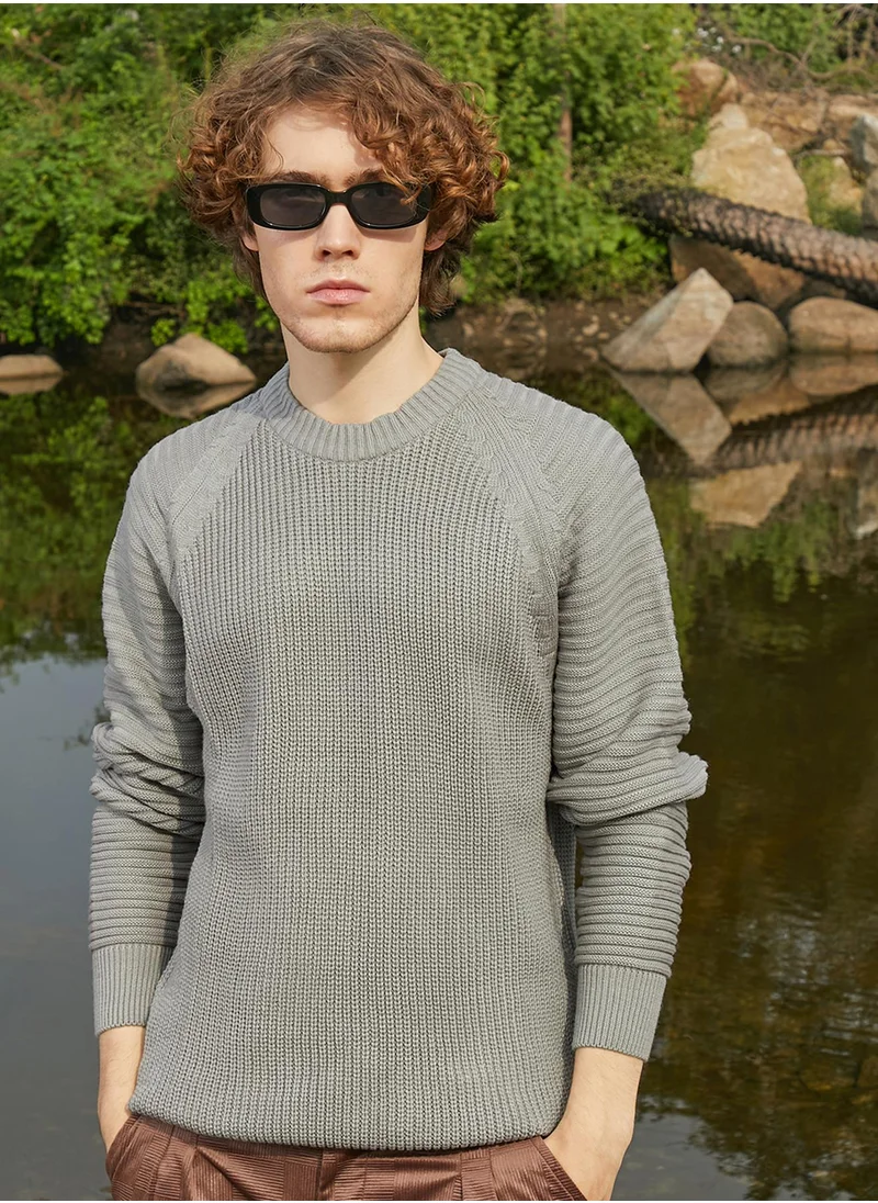 Campus Sutra Men's Sage Green Self-Raglan Knit Pullover Sweater