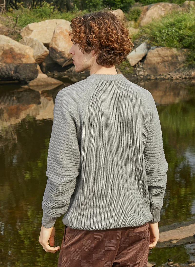 كامبوس سوترا Men's Sage Green Self-Raglan Knit Pullover Sweater