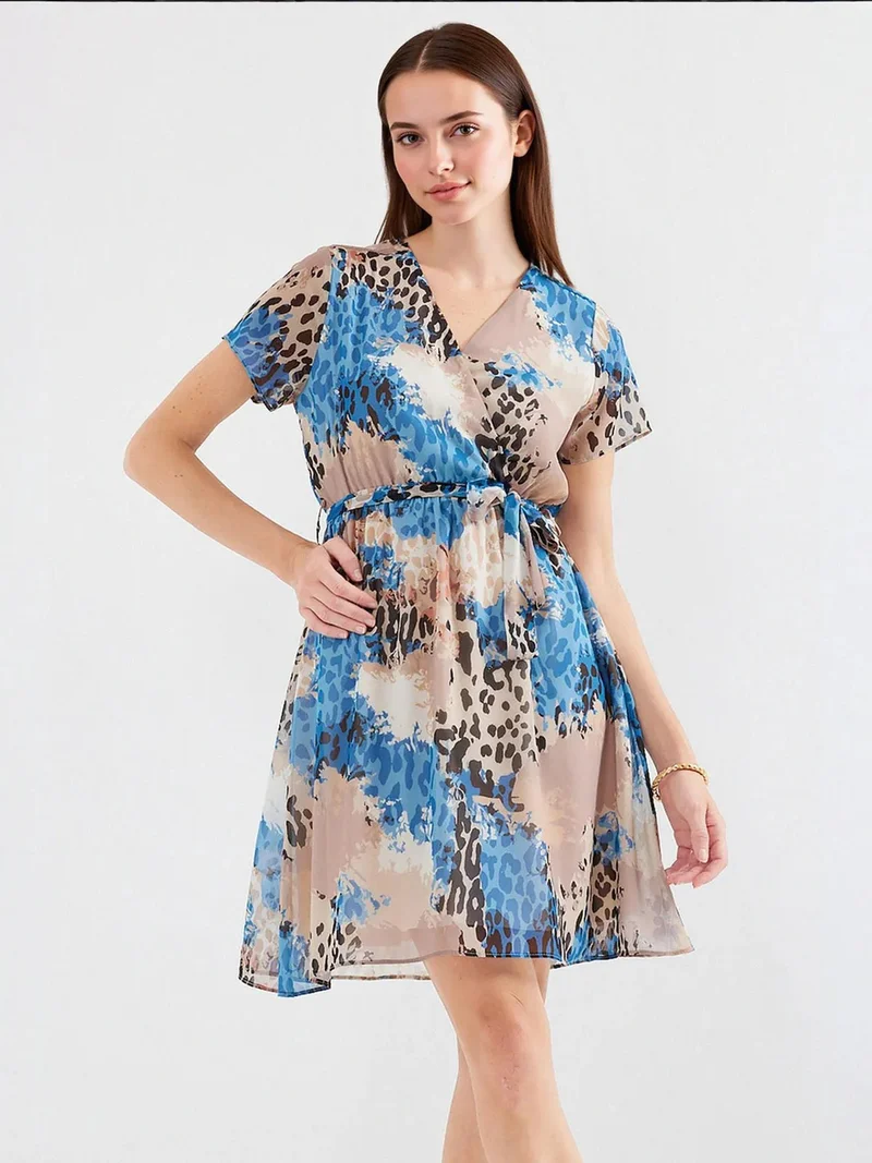 بيغ دارت فستان قصير بياقة على شكل حرف  وزهور مع رباط