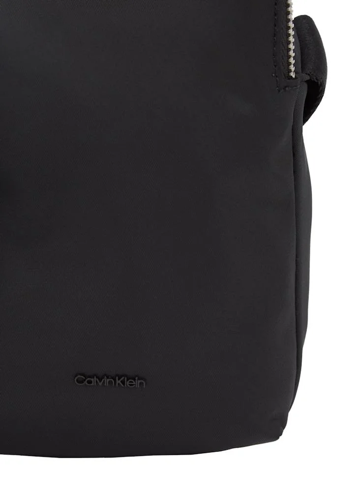 CALVIN KLEIN BUSINESS REPORTER BAG