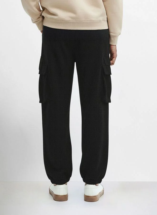 The Indian Garage Co Men Loose Fit Solid Cargo Pocket Mid-Rise Joggers