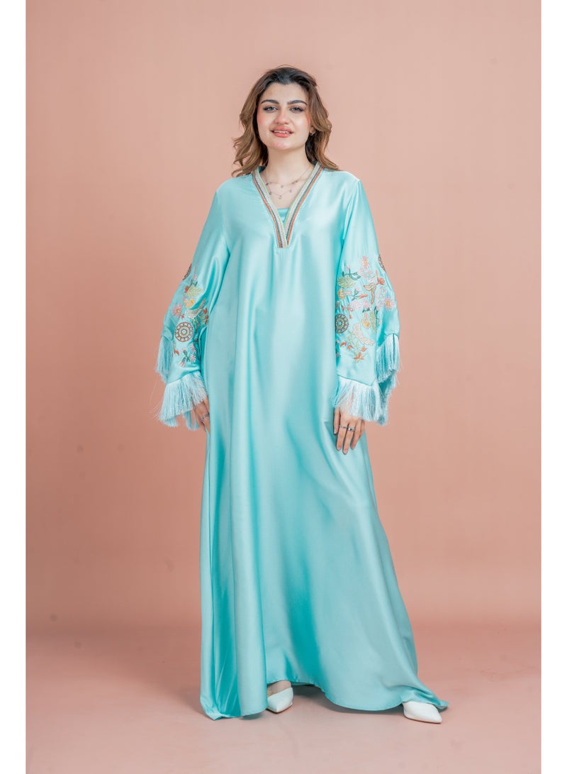 اكسا جلابية مطرزة بأكمام لامعة - Image 1