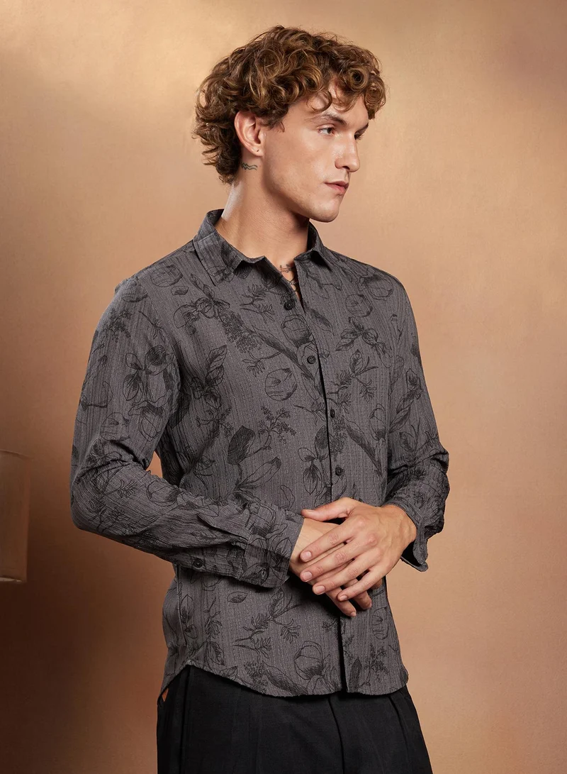 Campus Sutra Campus Sutra Men's Graphite Grey Bloomline-Tactile Shirt For Casual Wear | Spread Collar | Long Cuffed Sleeves | Button Closure | Shirt Crafted With Comfort Fit For Everyday Wear