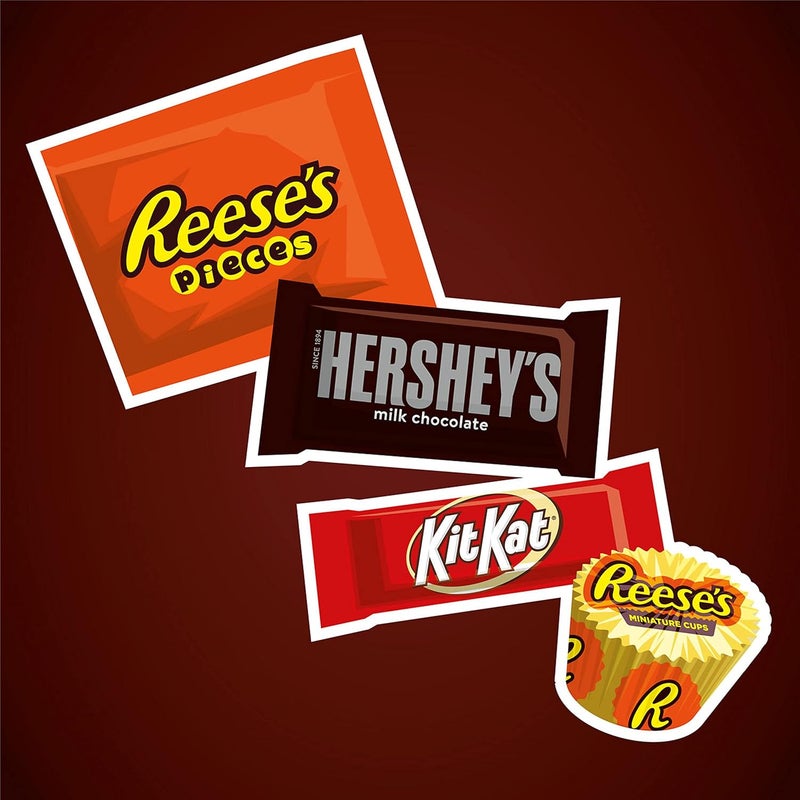 HERSHEY'S, KIT KAT and REESE'S Assorted Flavored Miniatures Halloween Candy Party Pack - 33.38 oz - Image 4