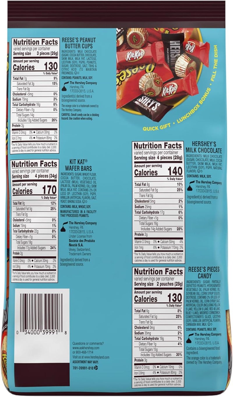 HERSHEY'S, KIT KAT and REESE'S Assorted Flavored Miniatures Halloween Candy Party Pack - 33.38 oz - Image 3