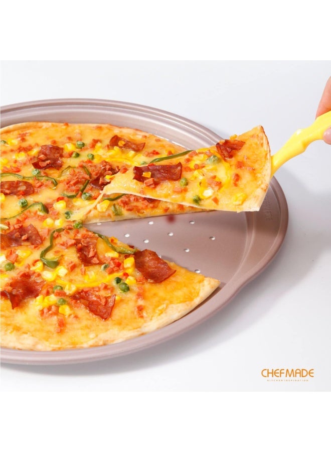 شيف ميد صينية بيتزا مقرمشة 14 إنش غير لاصقة تصميم مثقّب لطهي مثالي وتحمير متساوٍ متينة وسهلة التنظيف لتحضير البيتزا الاحترافية في المنزل - Image 4