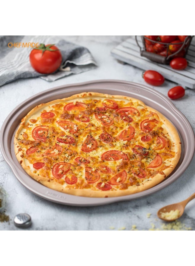 شيف ميد صينية بيتزا مقرمشة 14 إنش غير لاصقة تصميم مثقّب لطهي مثالي وتحمير متساوٍ متينة وسهلة التنظيف لتحضير البيتزا الاحترافية في المنزل - Image 3