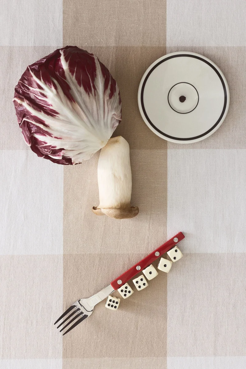 اتش اند ام مفرش طاولة من مزيج الكتان