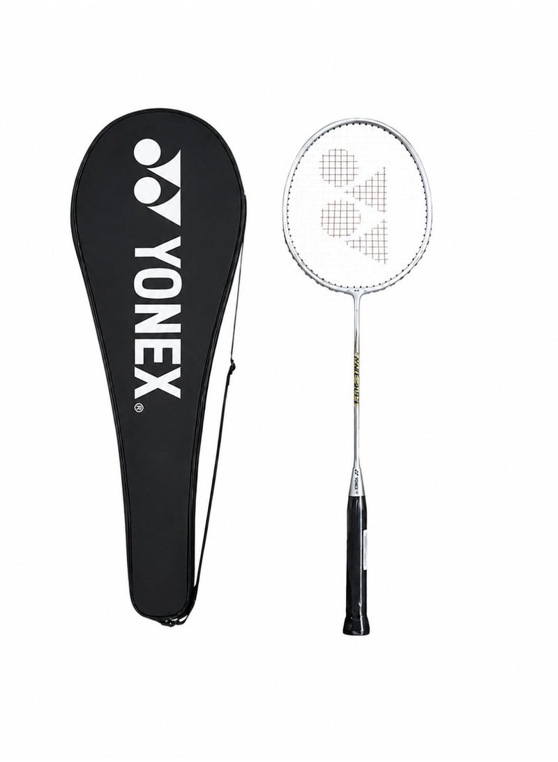 يونيكس مضرب تنس الريشة YONEX GR 303 المصنوع من الألومنيوم والمجهز بغطاء كامل (فضي) - Image 1