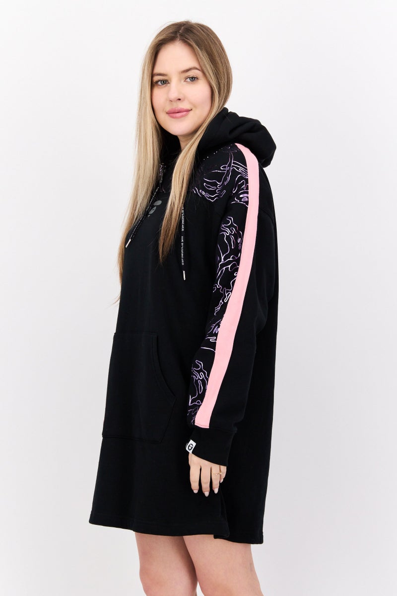 Aape BY *A BATHING APE® فستان ميني بطبعة جرافيك بغطاء رأس للنساء، أسود - Image 2