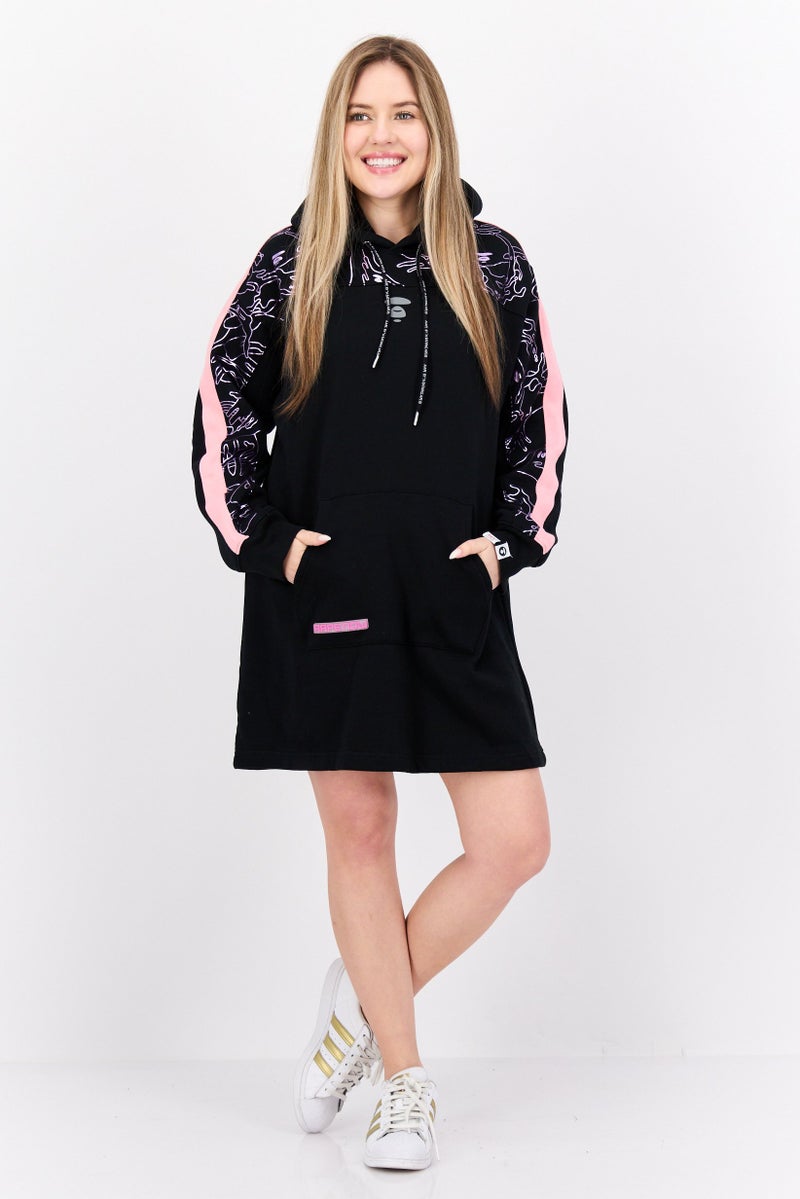 Aape BY *A BATHING APE® فستان ميني بطبعة جرافيك بغطاء رأس للنساء، أسود - Image 2