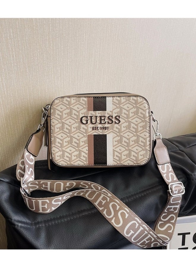 GUESS BY MARCIANO Womens Crossbody Bag for Women Handbag 21x14x8cm  - Image 2