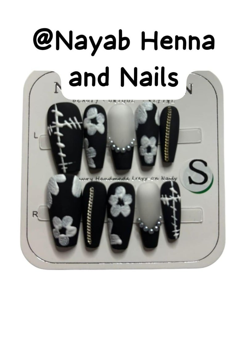 أظافر صناعية على شكل نعش وشطرنج - Image 1