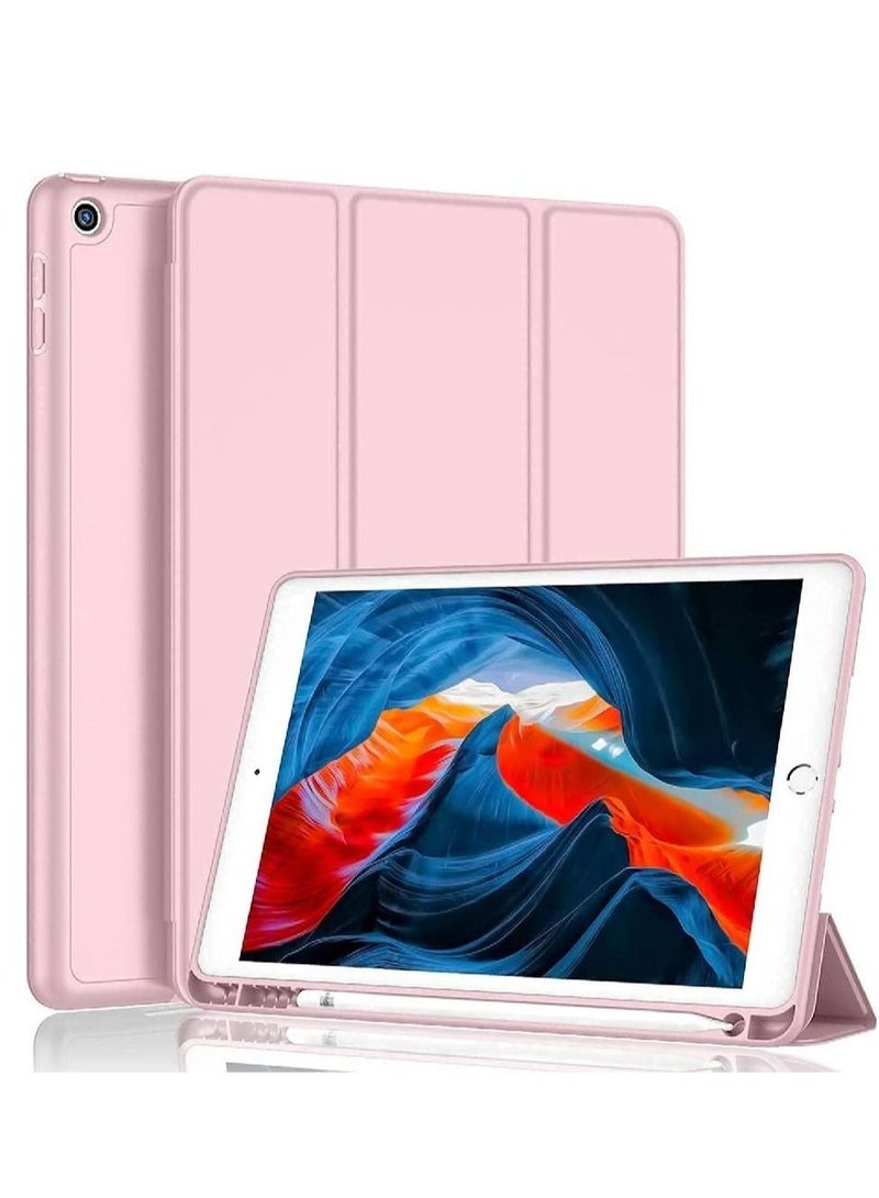 RaboS غطاء iPad من الجيل 9 / 8 / 7 (2021/2020/2019) غطاء iPad مقاس 10.2 بوصة مع حامل قلم رصاص [النوم / الاستيقاظ] غطاء واقي ذكي من TPU Soft TPU Back (وردي غامق) - Image 1