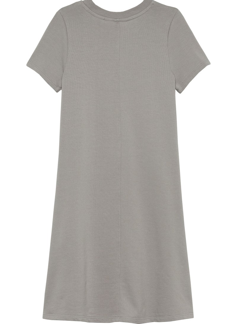 كالفن كلاين جينز فستان أين للأطفال بطبعة معدنية - Image 2