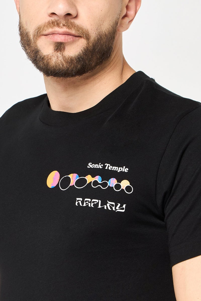 Replay تي شيرت رجالي بأكمام قصيرة وياقة دائرية بطباعة جرافيك، أسود - Image 3