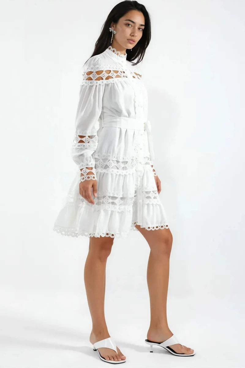 جينيفر Belted Lace Mini Dress