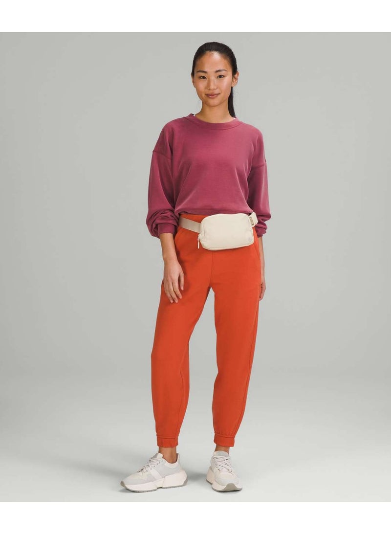 Lululemon Everywhere Belt Bag, Compact, and Convenient Belly Bag with Zippered Pockets, Easy-Access Exterior Pocket, and Interior Essentials Pocket for On-the-Go Storage，off-white - Image 2