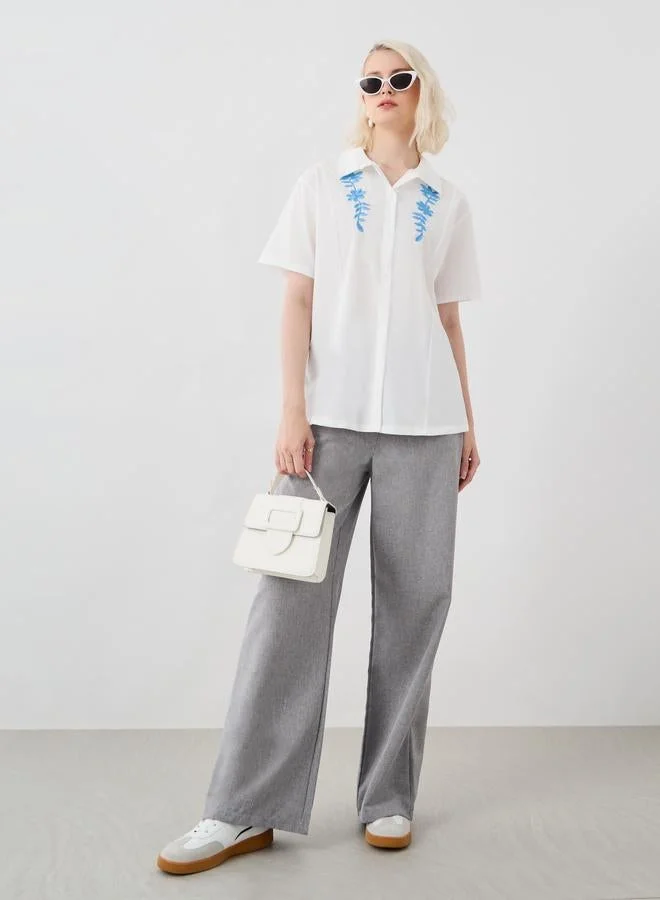 تايك تو قميص واسع بياقة مطرزة