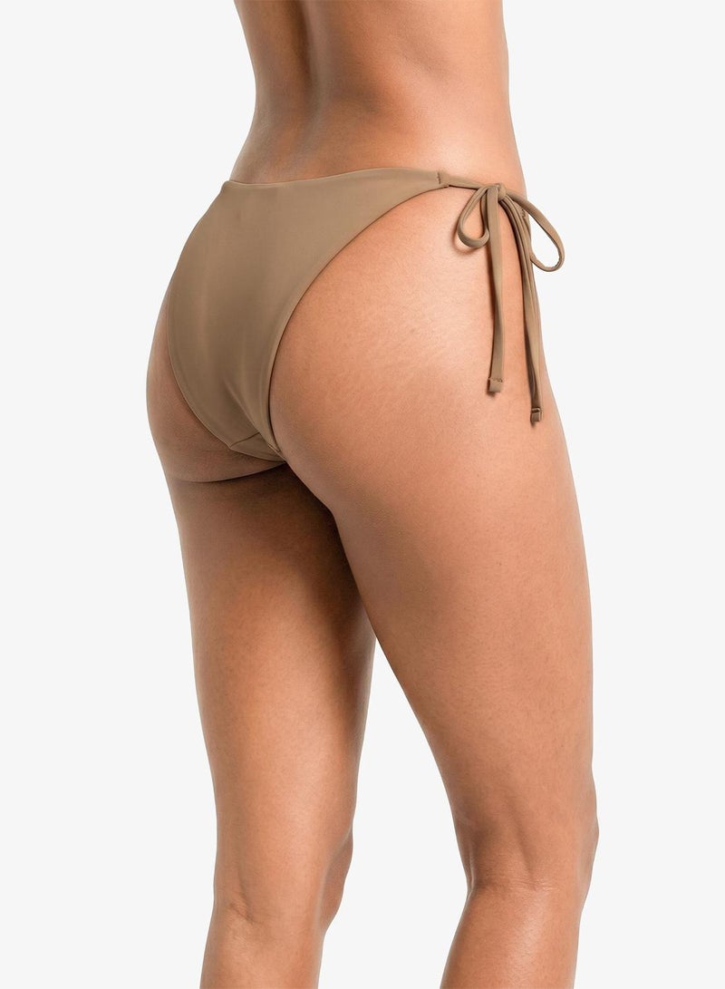 جس سفلي بيكيني عالي الأرجل - Image 3