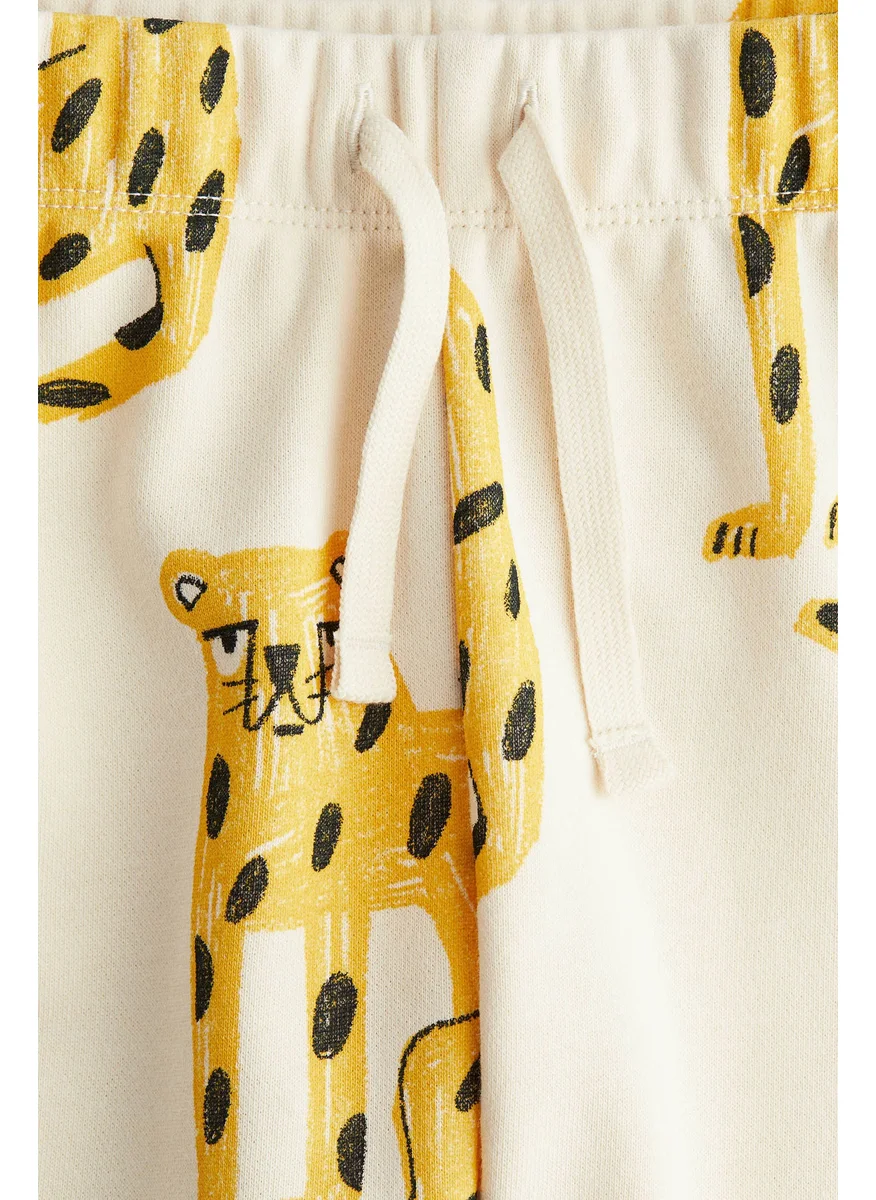 اتش اند ام Printed Sweatshorts