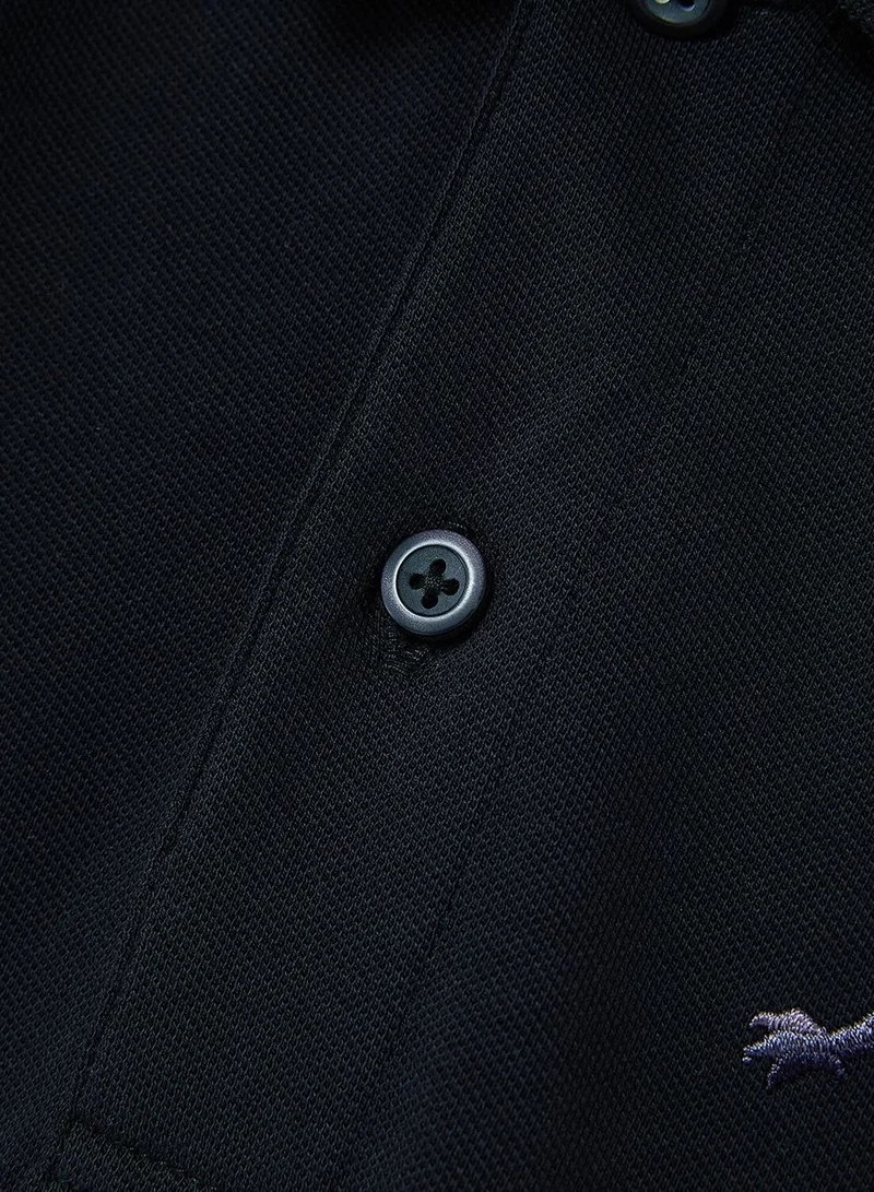 GIORDANO  Men's 3D Lion Polo: Slim Fit, Bold Embroidery, Premium Pique for Men | Best Price UAE