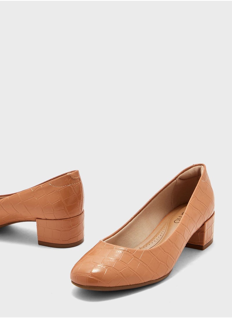 Beira Rio - Ankle Strap Low Heel Pumps - Image 1