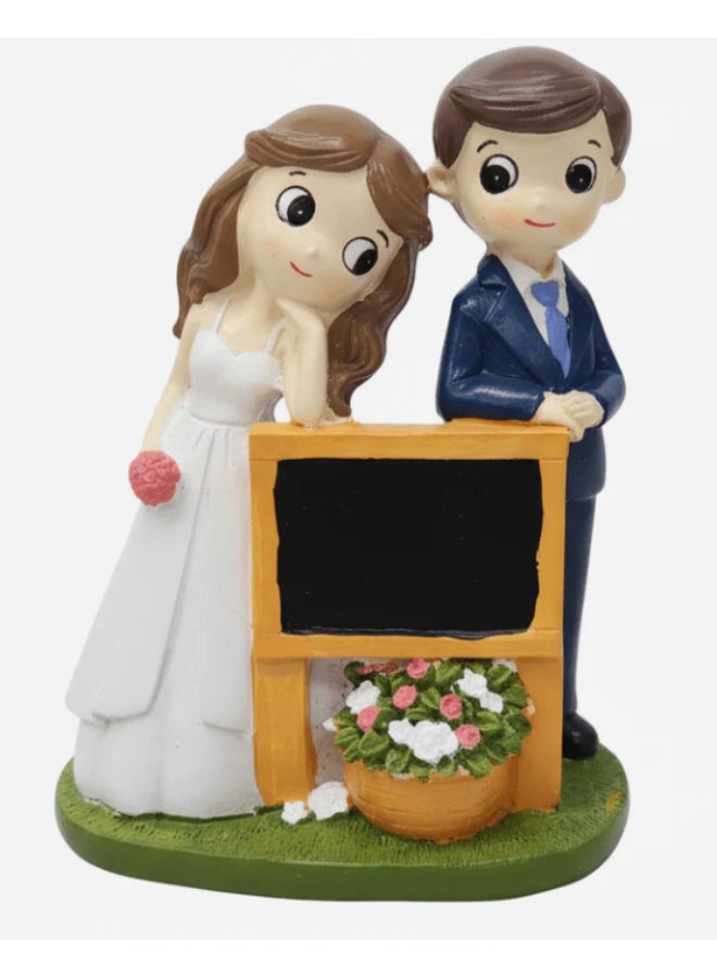 AKDC Romantic Polyresin Couple Decorative Figurine – Artistic Love-Themed Home Accent Showpiece, Assorted Colors, 14 cm - Image 1