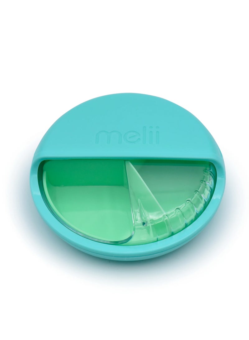 melii حاوية دوارة للأطفال مكونة من 3 أقسام للوجبات الخفيفة مع ميزة الدوران المثيرة، خالية من مادة BPA، محمولة وسهلة التنظيف، رفيقة للوجبات الخفيفة - Image 3