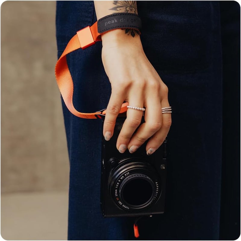 Peak Design حزام معصم لكاميرا كوف، متوافق مع كاميرات DSLR والكاميرات المدمجة وكاميرات التصوير السريع، تصميم منخفض، إطلاق سريع - Image 3