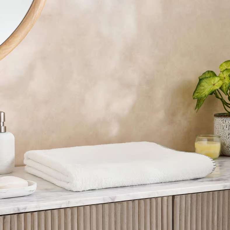 Pan Home منشفة استحمام شارلوت - بيضاء - Image 1