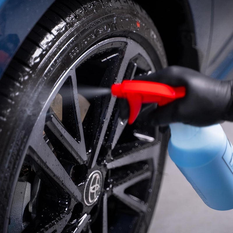 MALCO Aqua Bead Water Based Dressing - Non-Greasy Interior and Exterior Dressing/Shines Car Tires, Rubber, Plastic and Trim/Concentrated Formula, Dilutable for Variable Gloss / 1 Gallon (129601) - Image 3