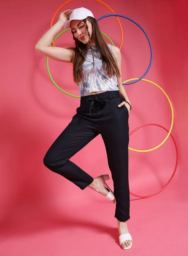مرفوعة Women Tapered Solid High-Rise Pants