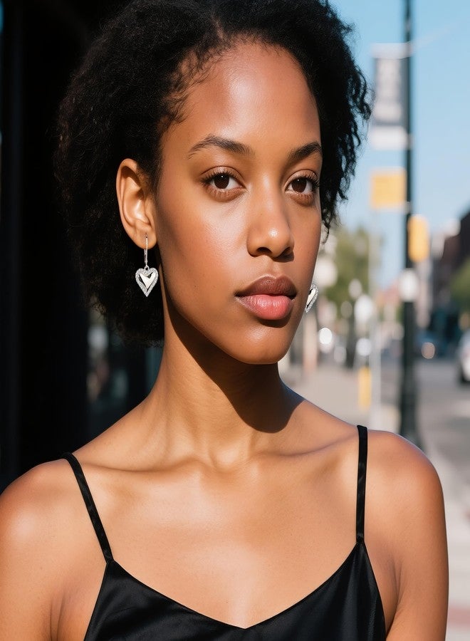 أليكس كرافت أقراط متدلية على شكل قلب من الفضة الإسترليني عيار 925 من ALEXCRAFT، أقراط فضية متدلية للنساء، أقراط عصرية بمشبك خلفي، مرصعة بقلوب من الزركونيا المكعبة، مضادة للحساسية، هدية مثالية لعيد الحب - Image 2