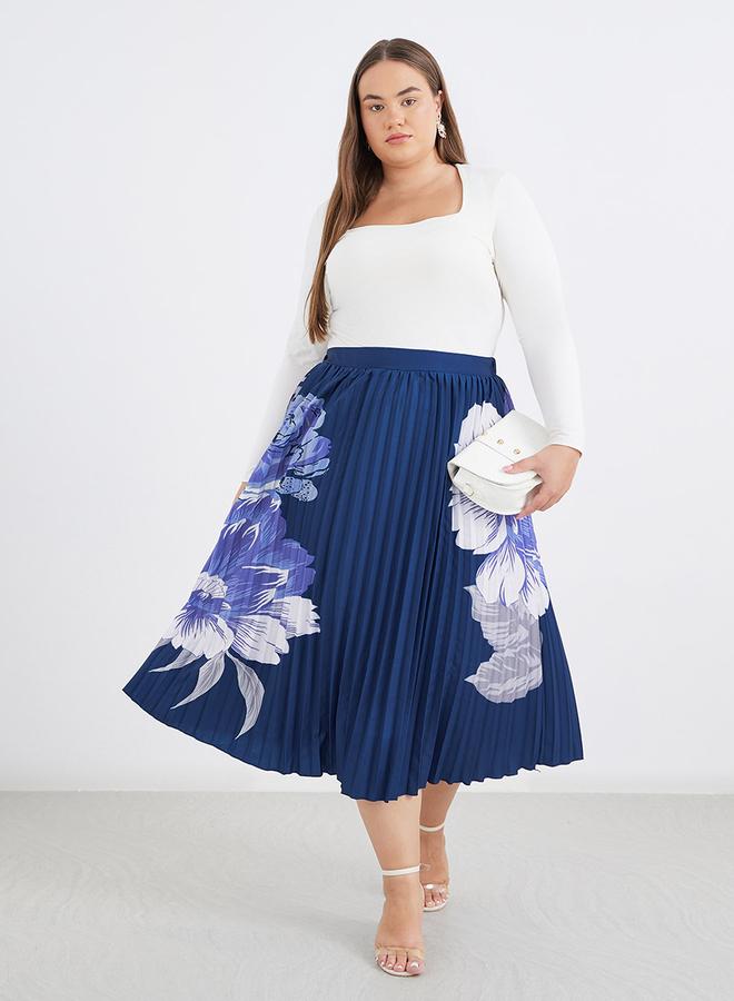 Styli Plus Navy Midi Skirt with Pleated and Floral Print - Image 2