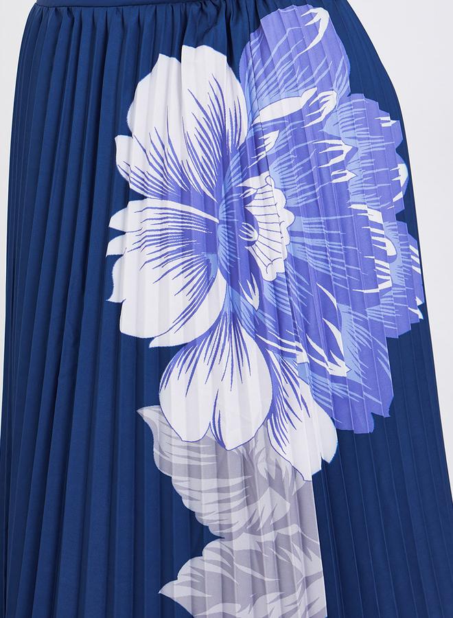 Styli Plus Navy Midi Skirt with Pleated and Floral Print - Image 4